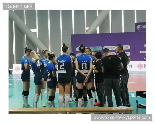 辽宁女排在训练中强化节奏变化，攻防更加灵活