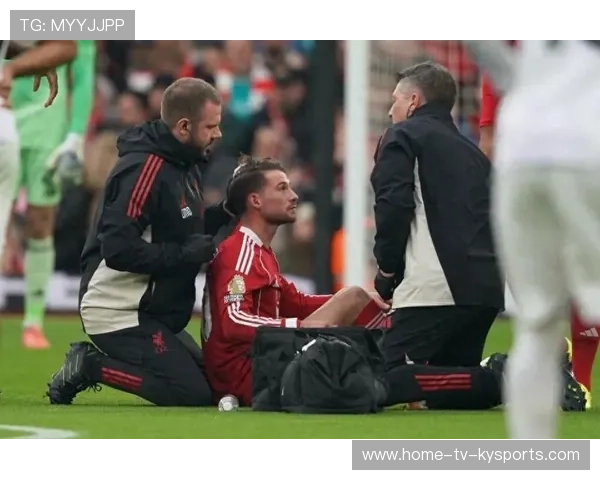 曼联两丢球暴露相同问题，一人防守遭痛批，曼联11秒遭闪击